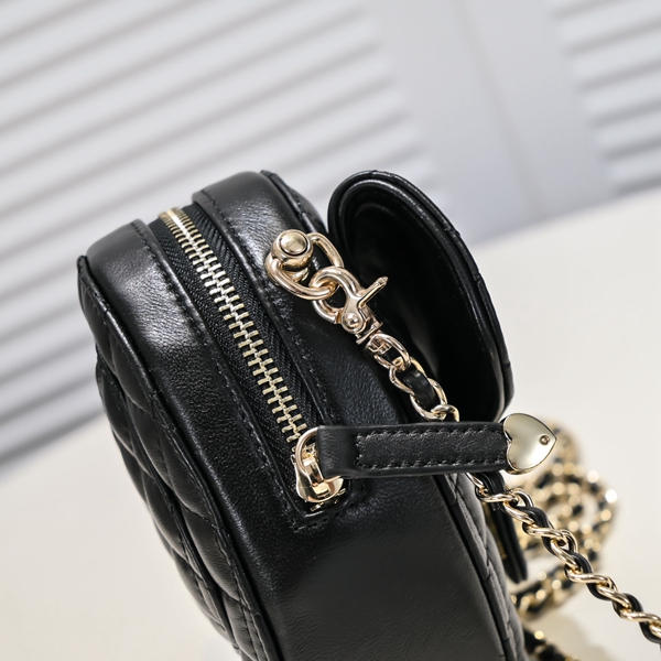 シャネルバッグ角部分ディテール